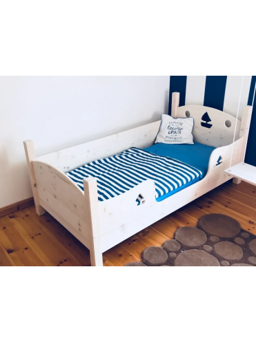 Кровать деревянная Парус с бортиками