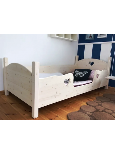 Кровать деревянная Хартик с бортиками
